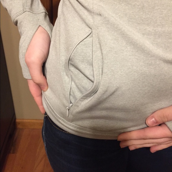 Victoria's Secret high neck performance sweaty - Picture 2 of 3